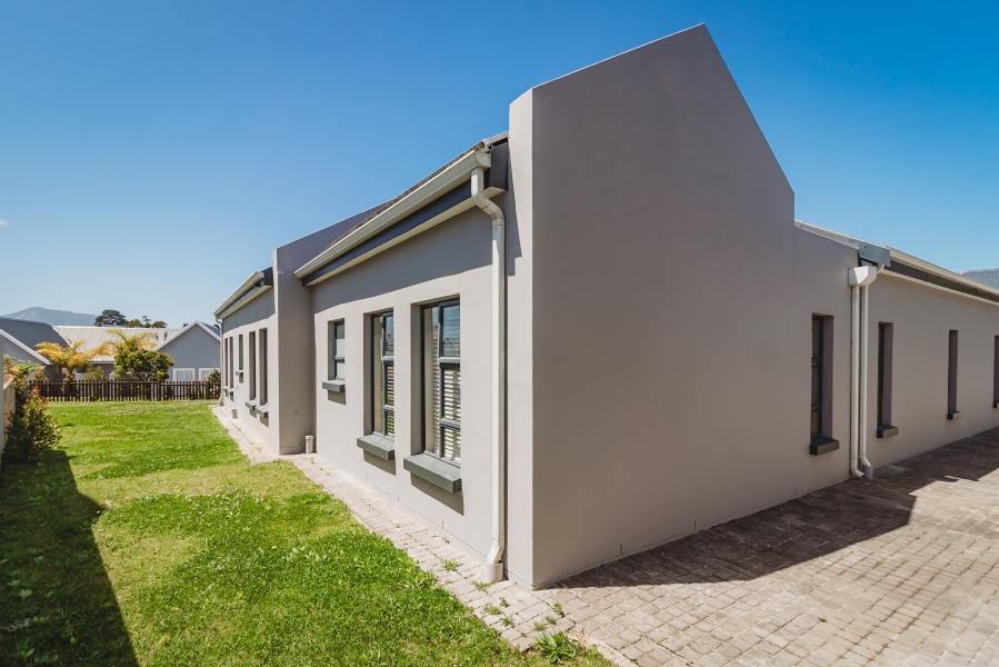 3 Bedroom Property for Sale in Kraaibosch Country Estate Western Cape